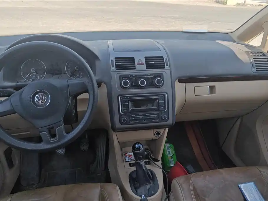 Volkswagen Touran 2013 1.4T Manual Comfort 5-seater фото 13