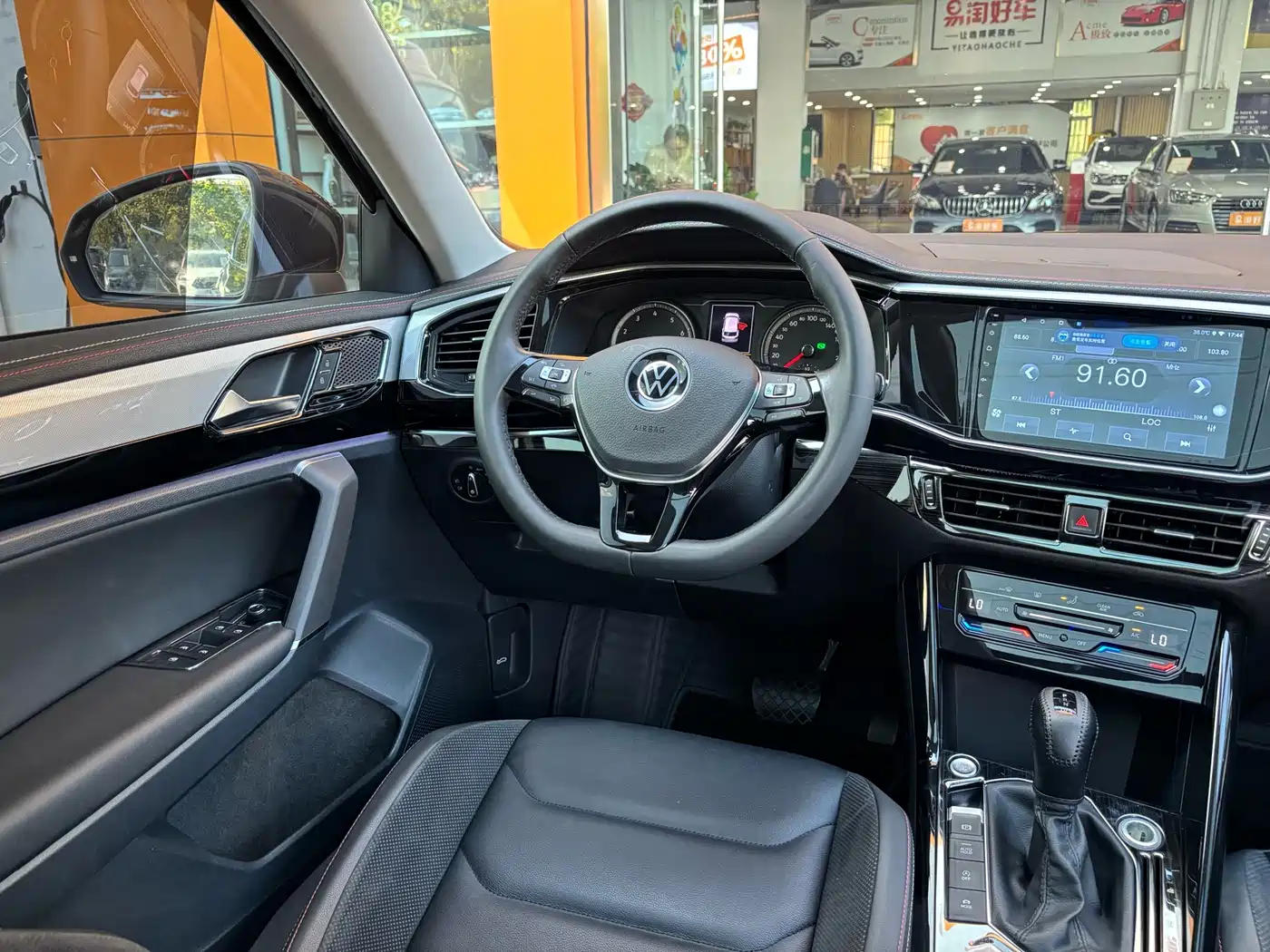 Volkswagen Tayron 2020 330TSI 2WD Luxury Smart Edition фото 15