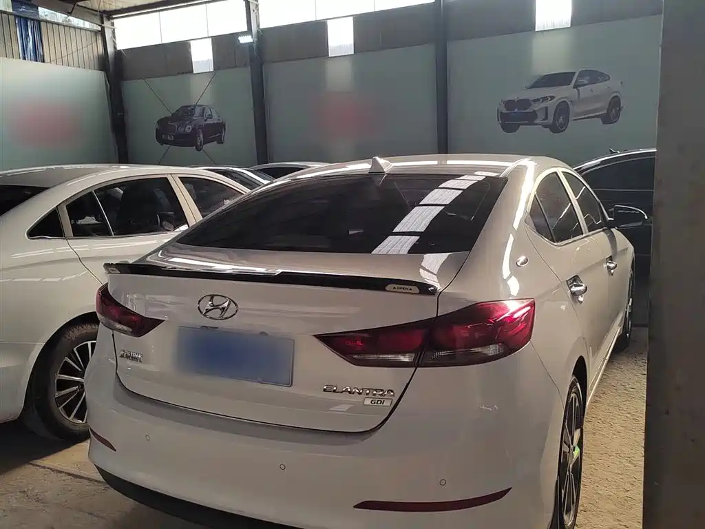 Hyundai Elantra 2016 Model 1.6L Automatic Smart Elite фото 12