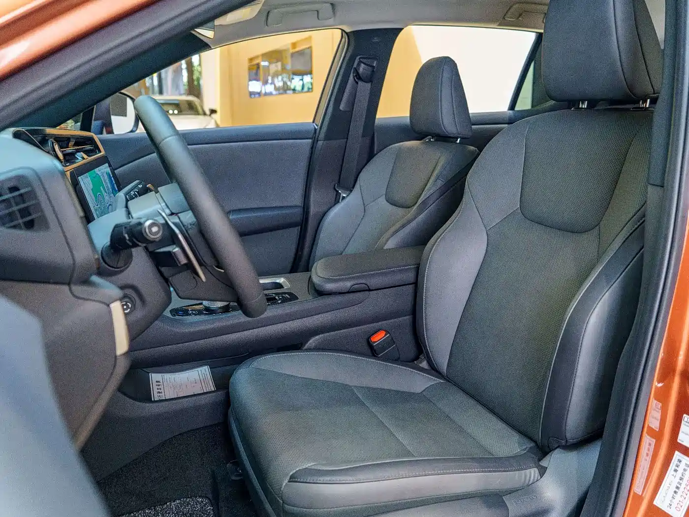 Lexus RZ 2023 450e 4WD Deluxe фото 6