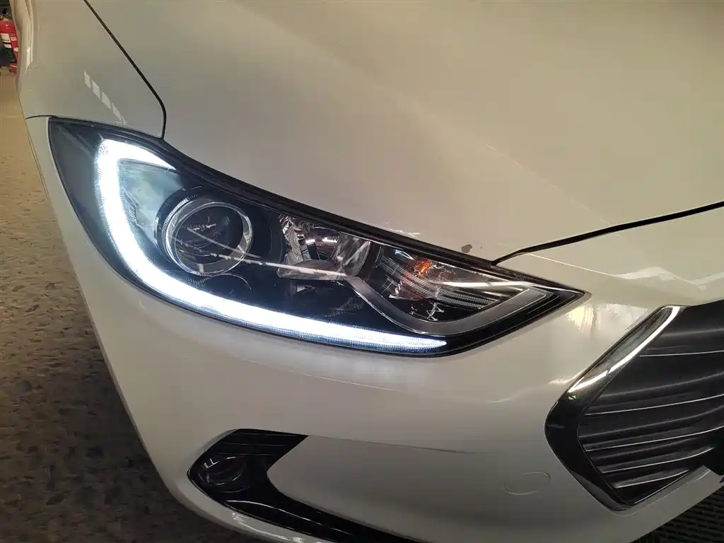 Hyundai Elantra 2016 Model 1.6L Automatic Smart Elite фото 3