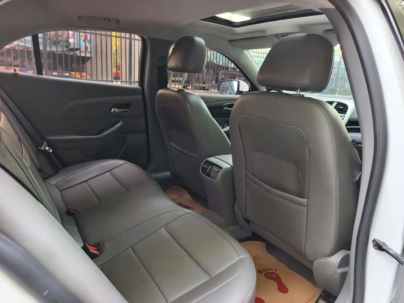 Chevrolet Malibu 2014 2.0L Automatic Luxury фото 8