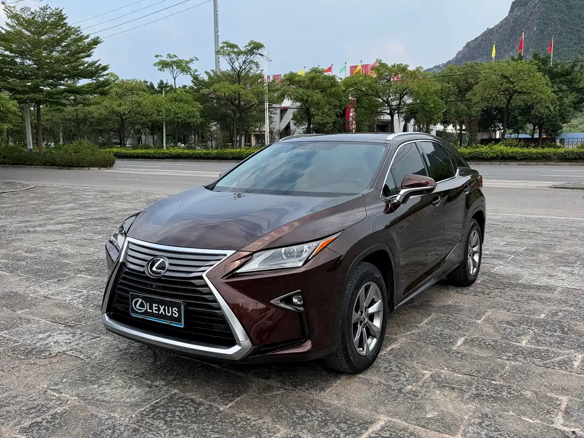 Фото 1 - Lexus RX