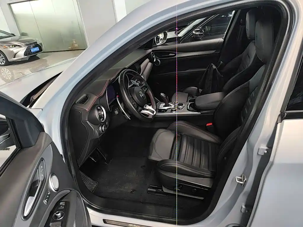 Alfa Romeo Stelvio 2023 2023 2.0T 280HP Competizione Racing Edition