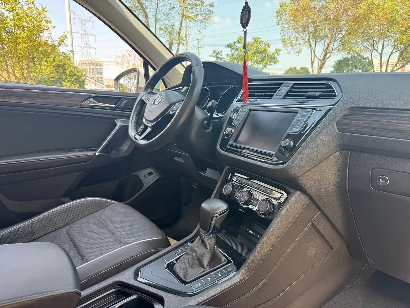 Volkswagen Tiguan L 2017 330TSI Automatic 2WD Luxury Edition фото 16