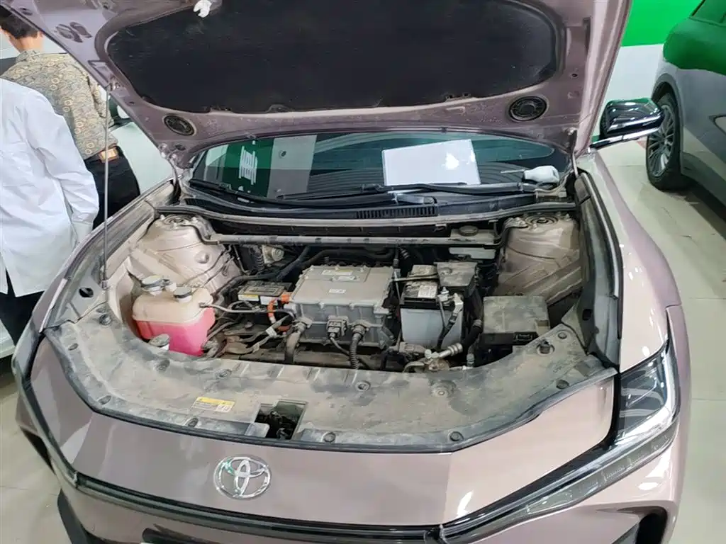 Toyota bZ3 2023 616km Long Range Premium фото 20