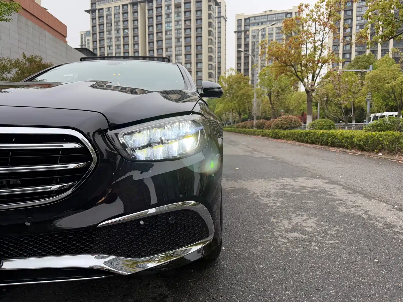 MERCEDES-BENZ E CLASS