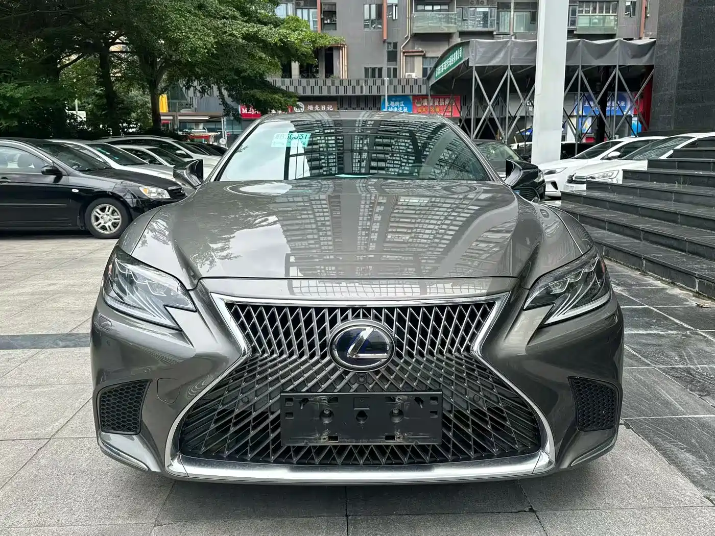 Lexus LS 2018 500h Luxury Edition China V фото 2