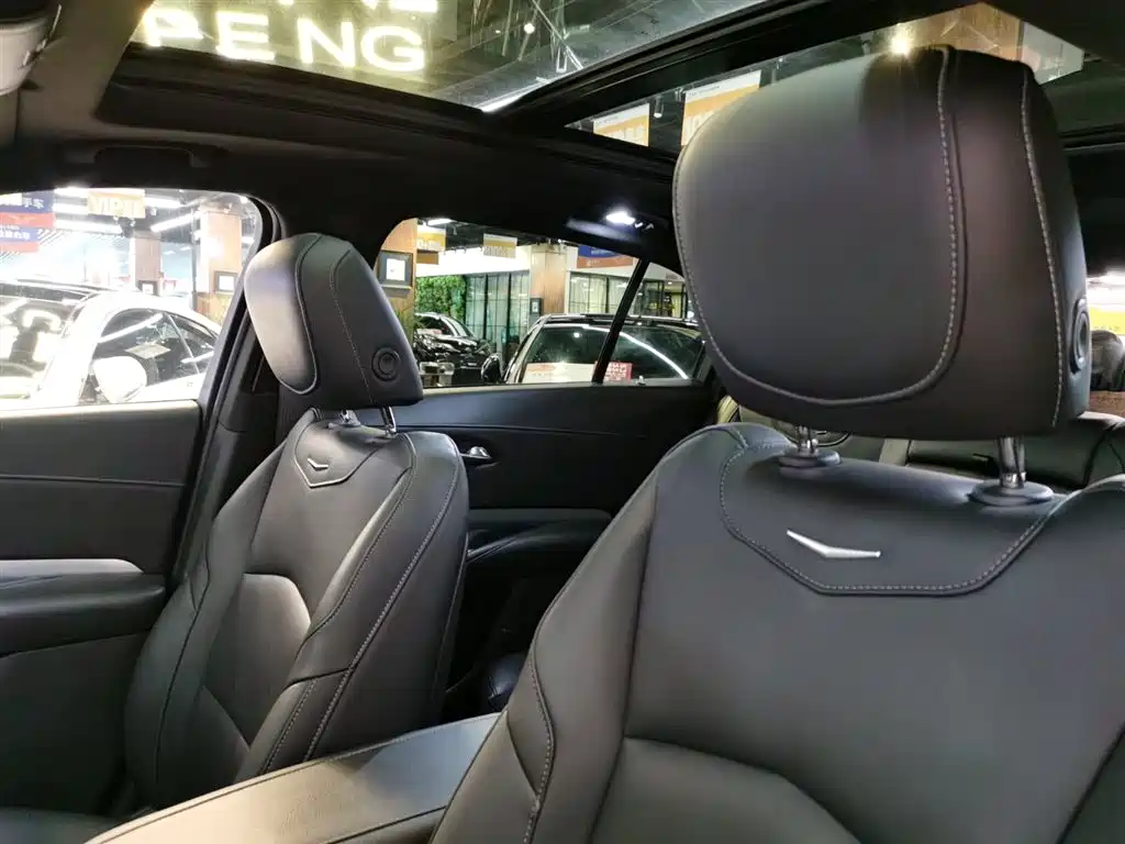 Cadillac XT4 2021 28T FWD Premium Edition фото 6