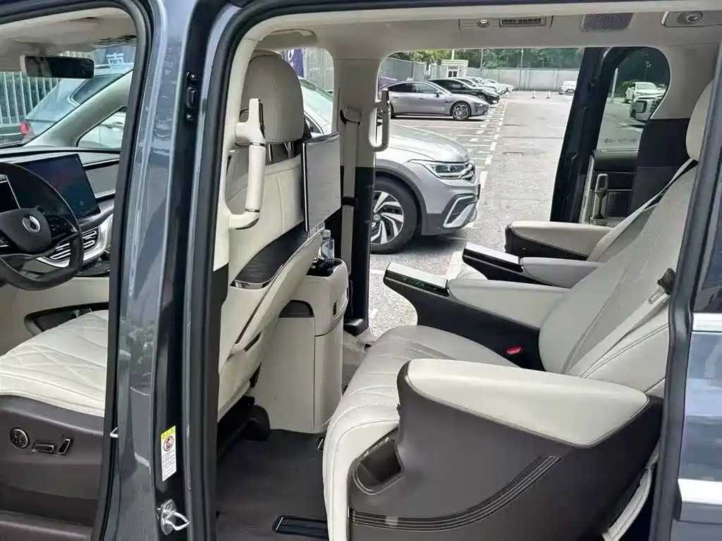 Denza D9 2025 DM-i Smart Drive Edition 1020 AWD Prestige фото 4