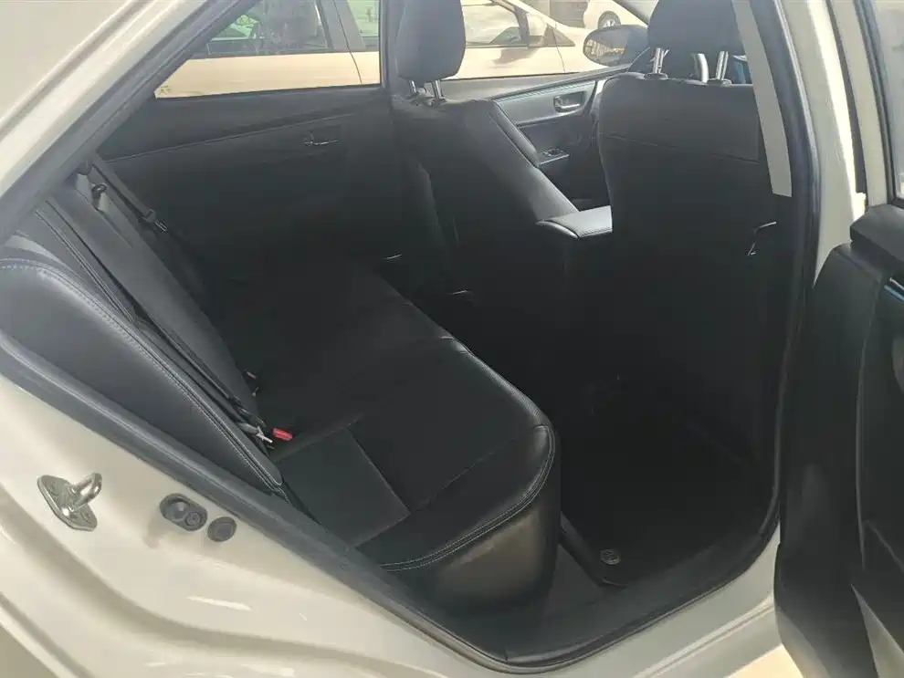 Toyota Levin 2018 185T CVT Premium Edition China V фото 4