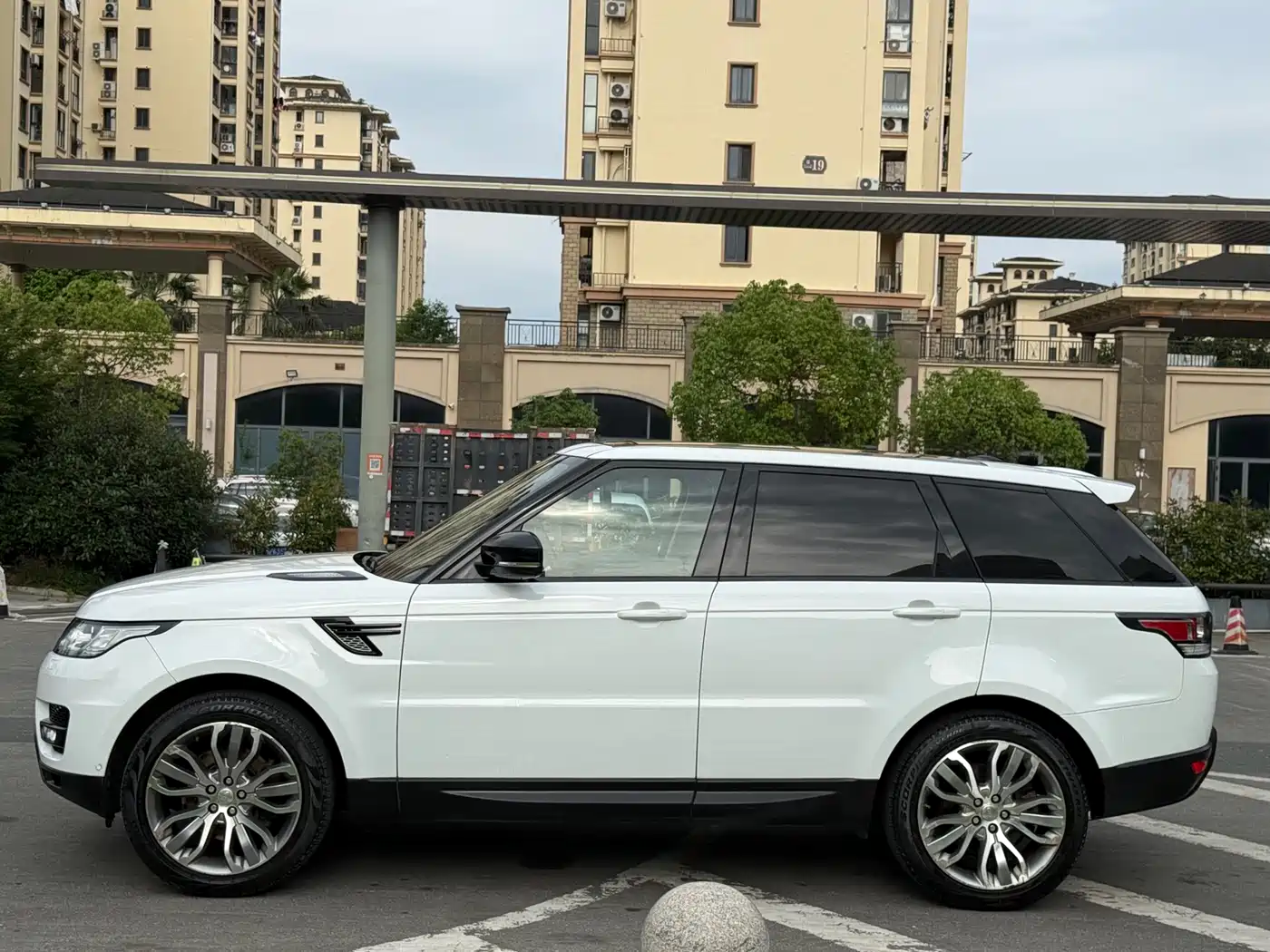 Land Rover Range Rover Sport 2014 3.0 SC V6 HSE DYNAMIC фото 17