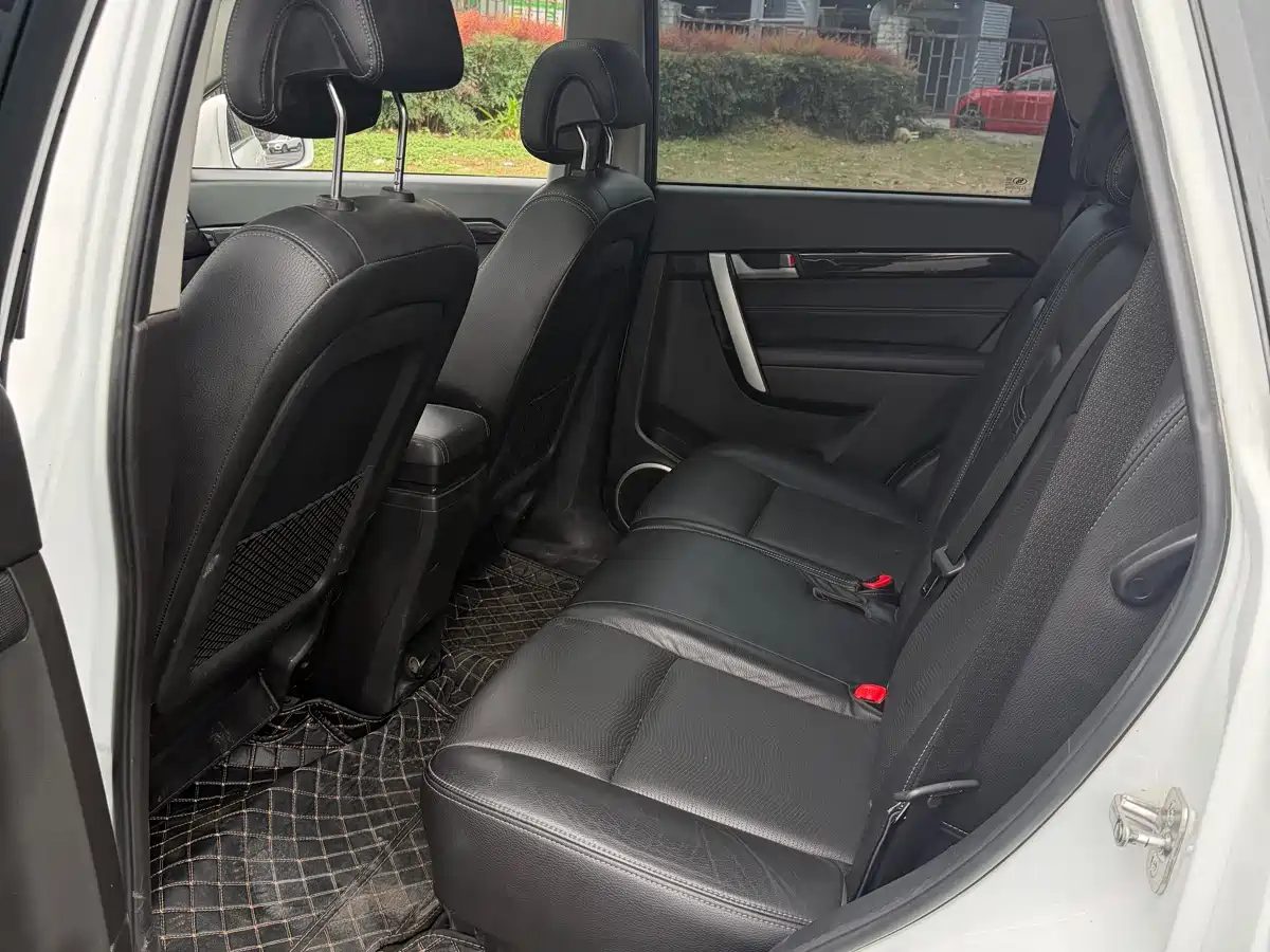 Chevrolet Captiva 2014 2.4L 4WD Flagship 7-seater фото 11