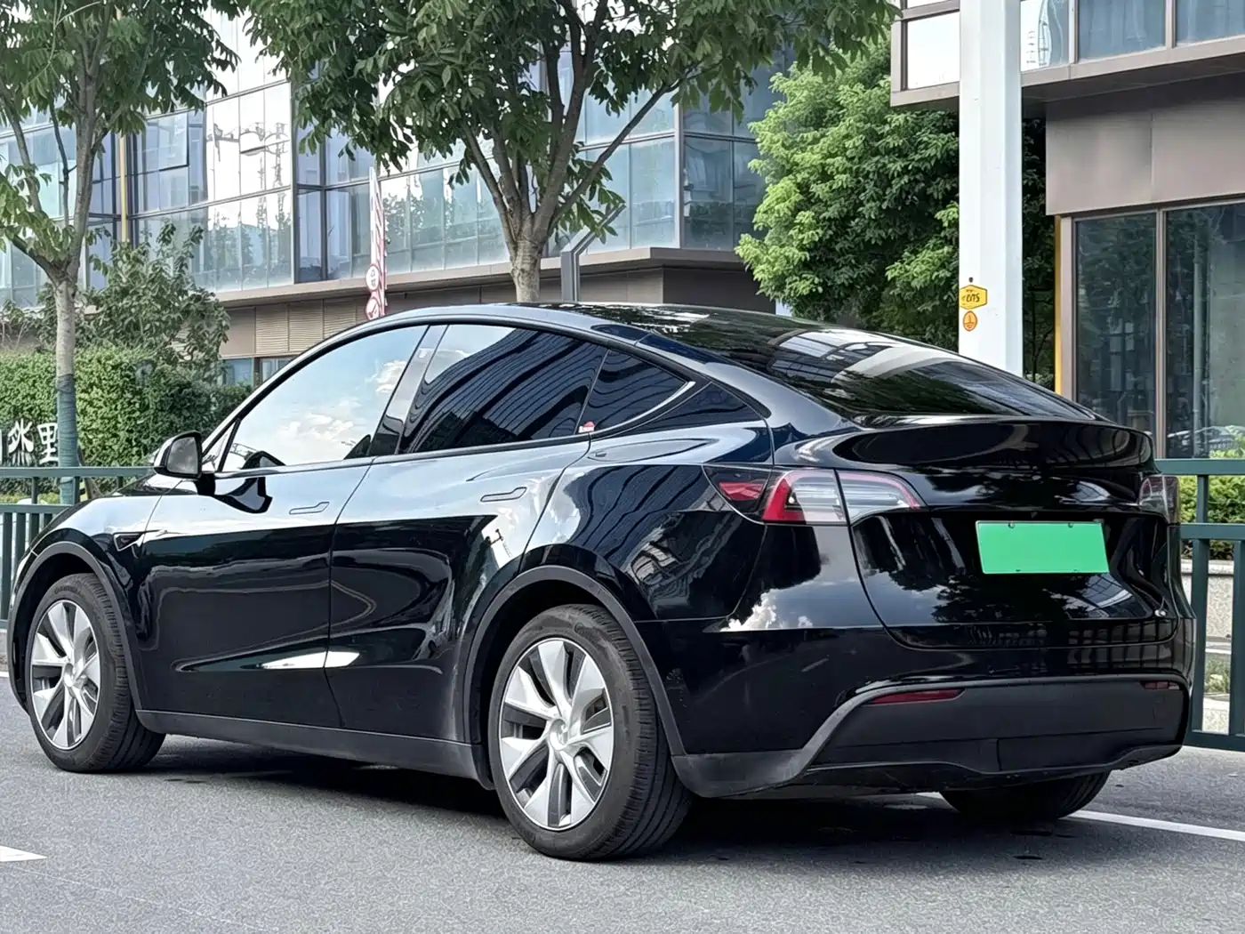 Фото 11 - Tesla Model Y