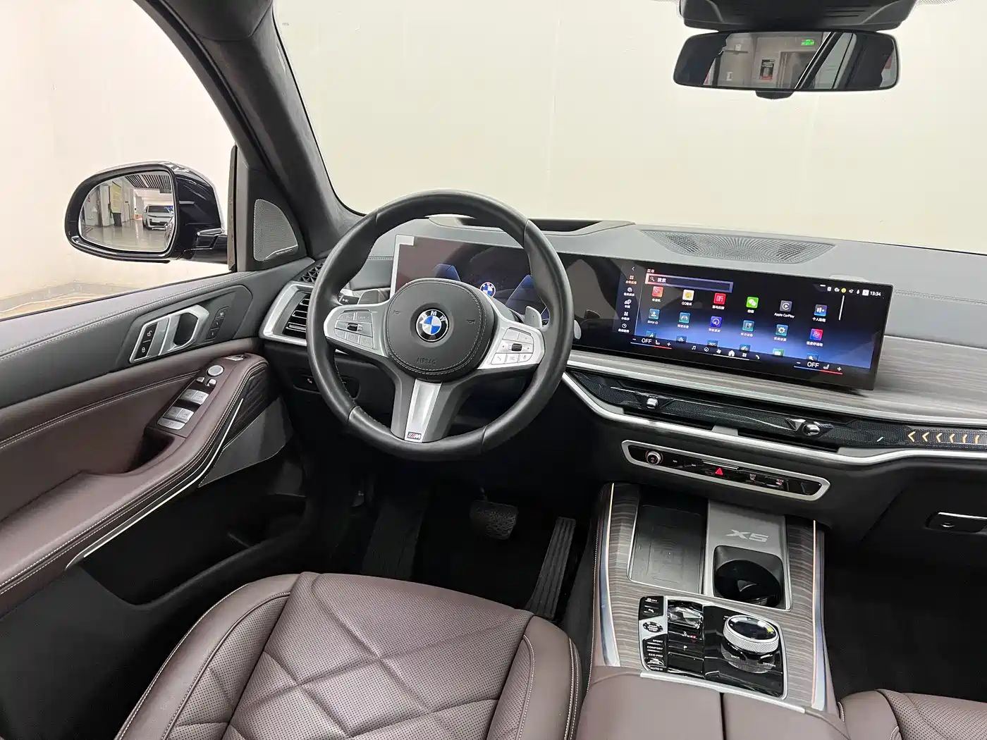 BMW X5 2025 Model xDrive 40Li M Sport Blackout Package фото 23
