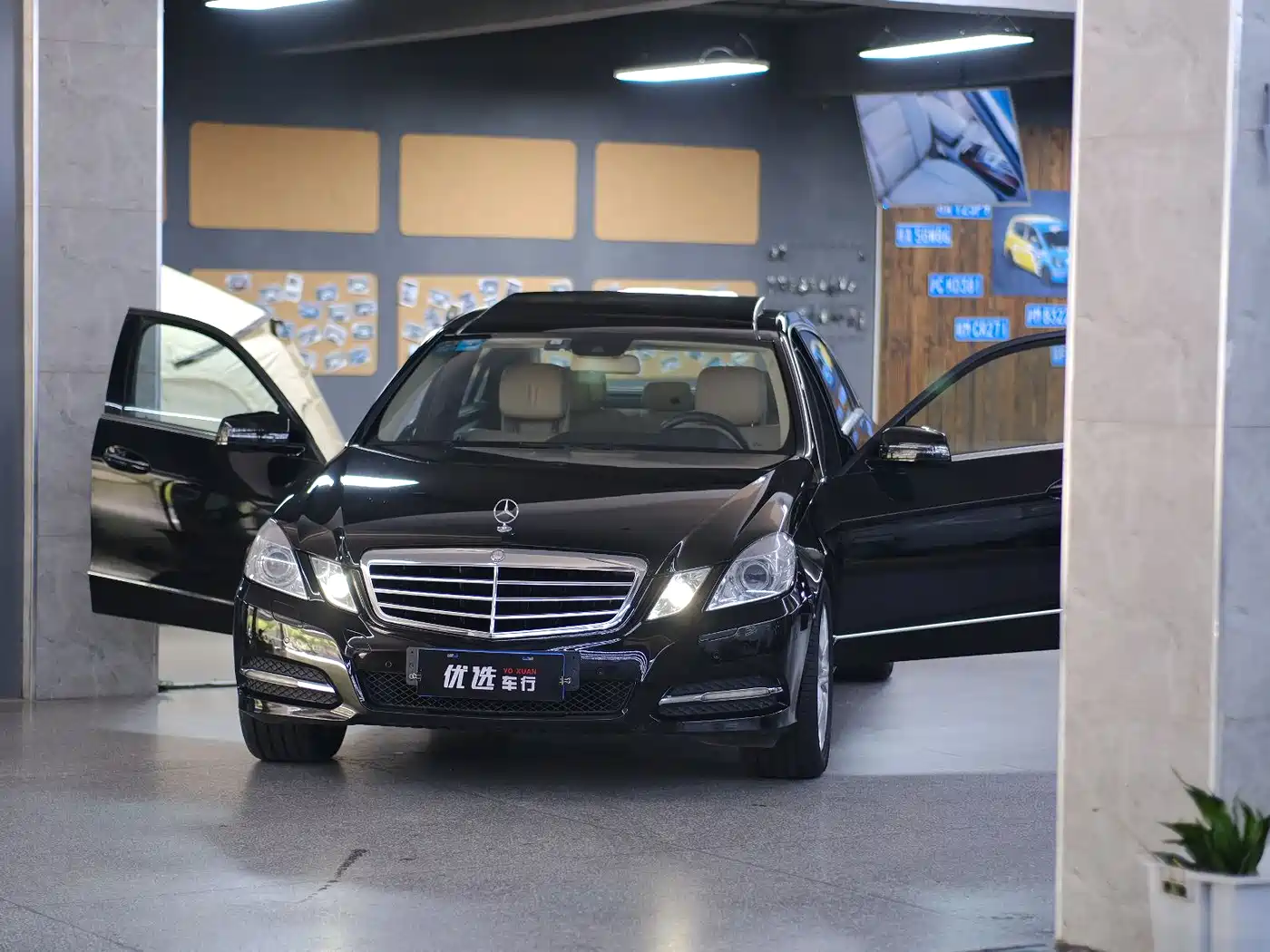 Mercedes-Benz E-Class 2011 E 300 L Fashion Premium фото 17