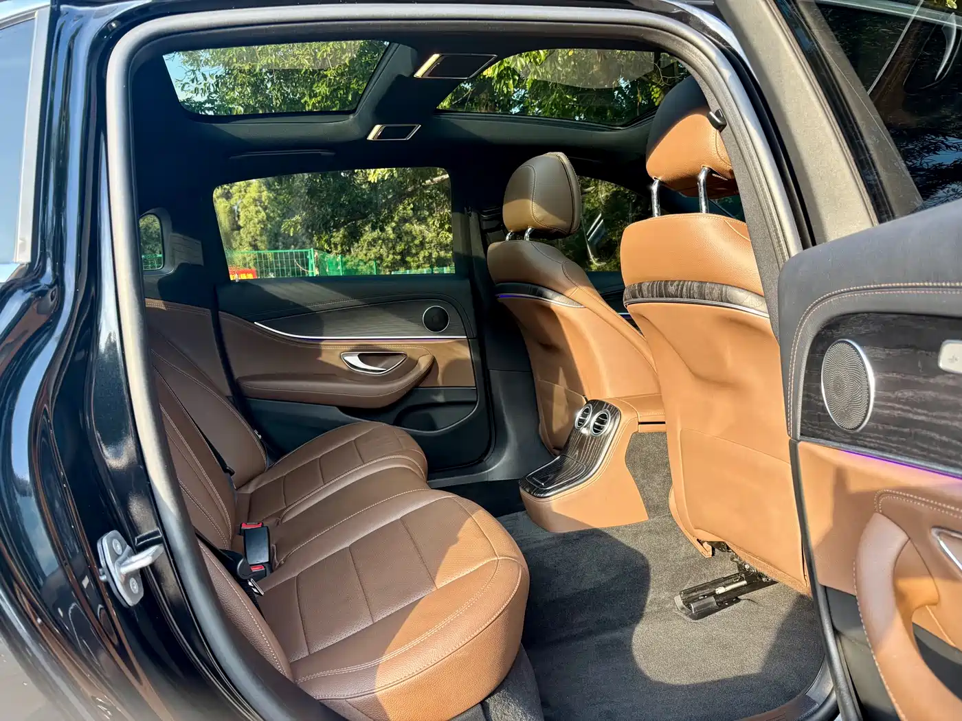 Mercedes-Benz E-Class 2022 E 260 L Sport фото 9