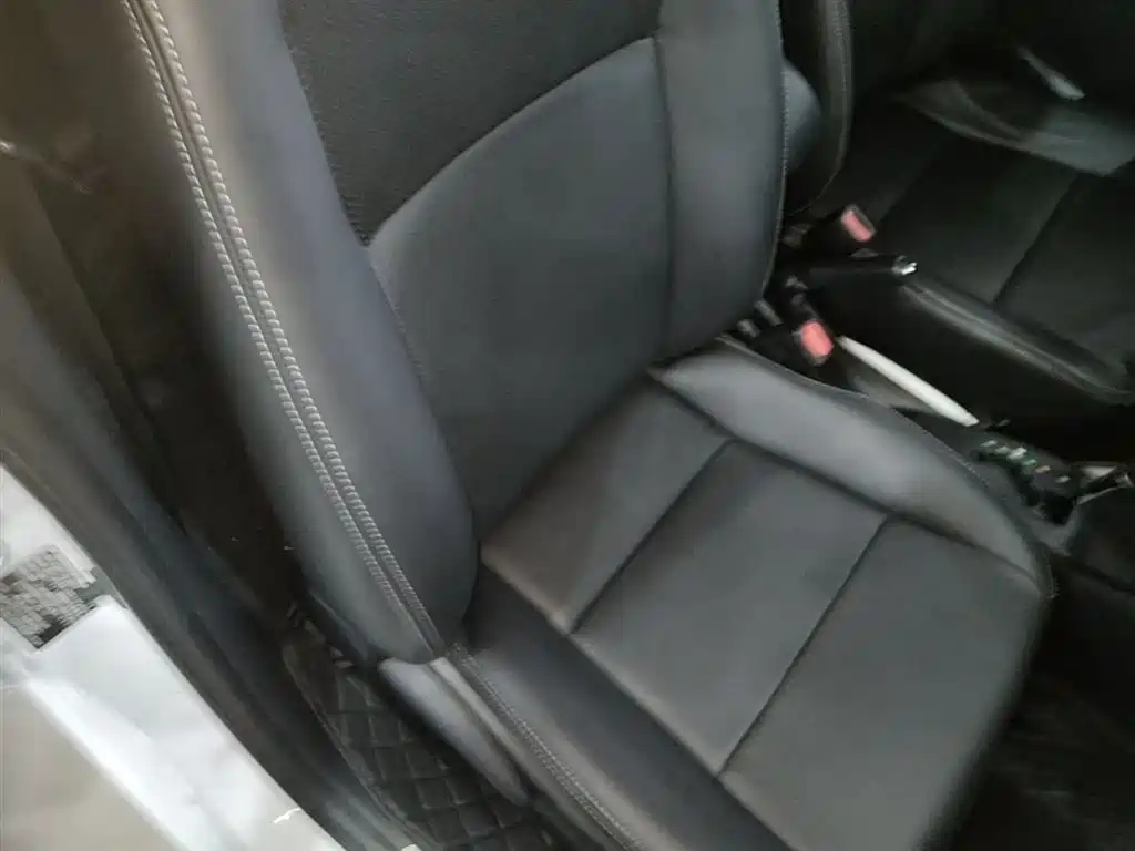 Toyota YARiS L Zhi Xuan 2015 1.5E Auto Charming Edition фото 24