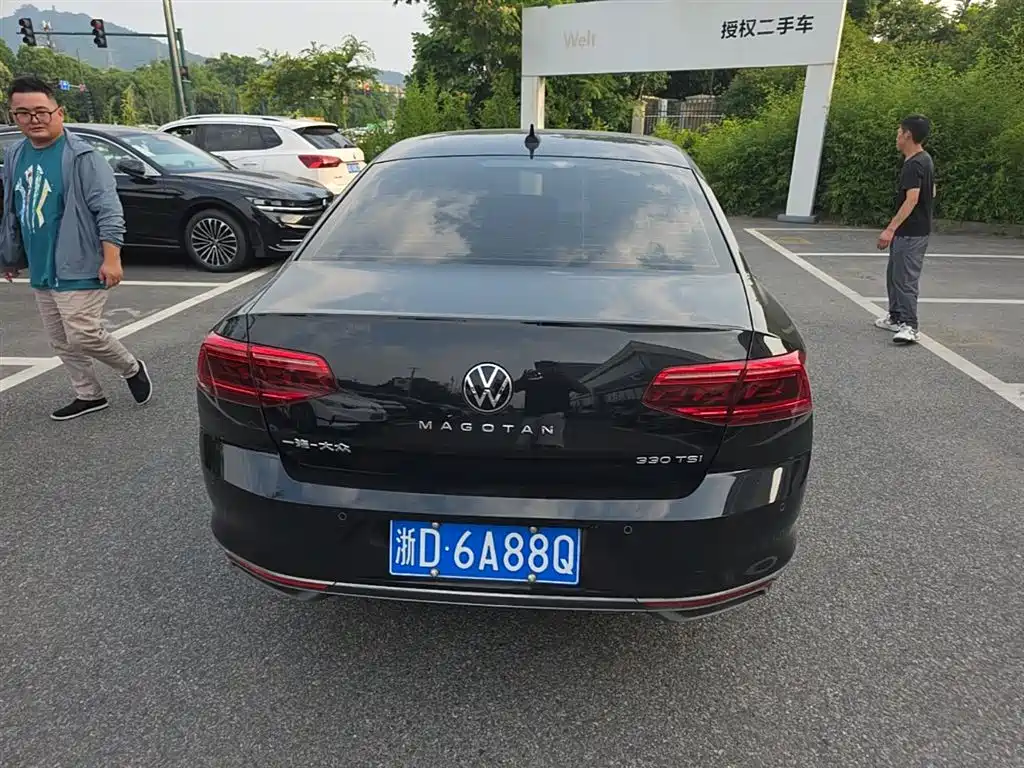 Volkswagen Magotan 2021 330TSI DSG 30th Anniversary Edition фото 9