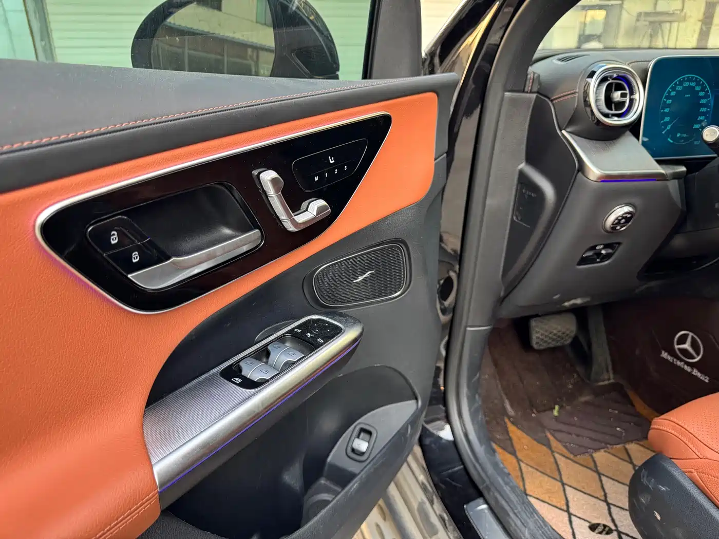 Mercedes-Benz GLC 2024 GLC 260 L 4MATIC Luxury 5-seater фото 8