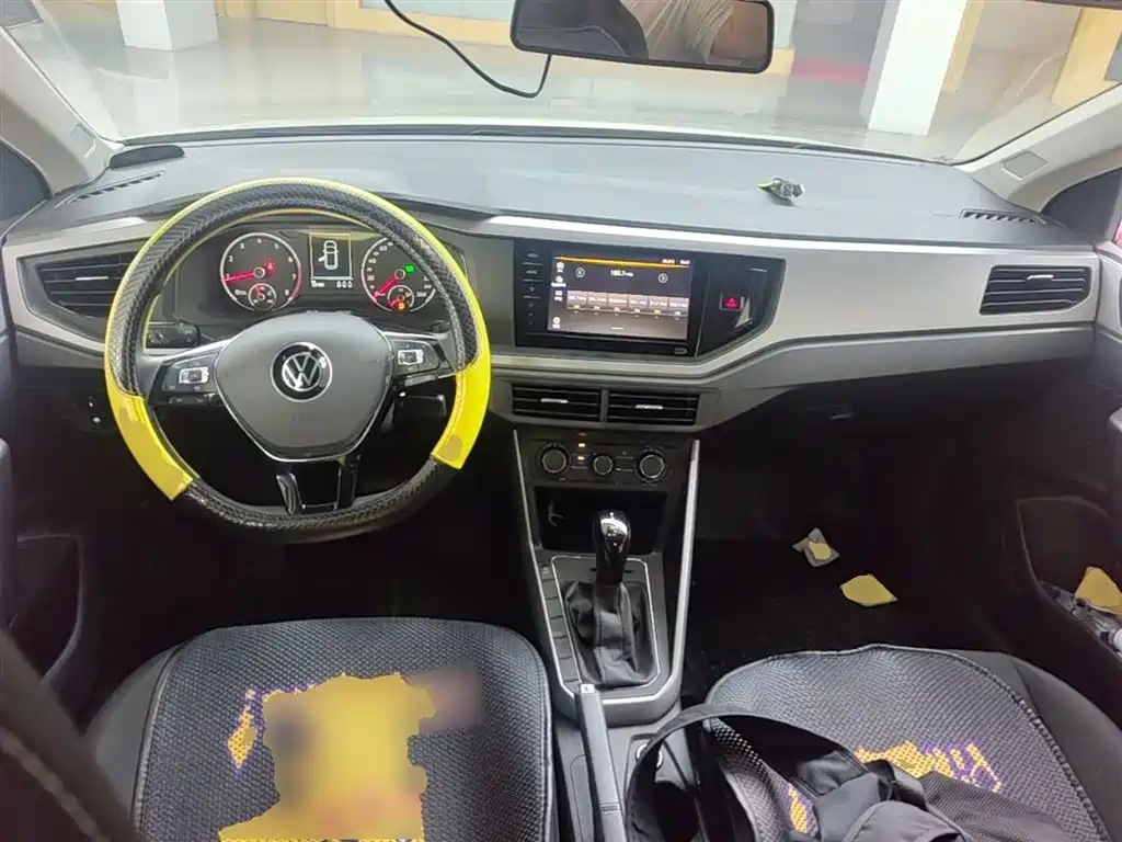 Volkswagen Polo 2021 Plus 1.5L Automatic Panorama Enjoyment Edition фото 6