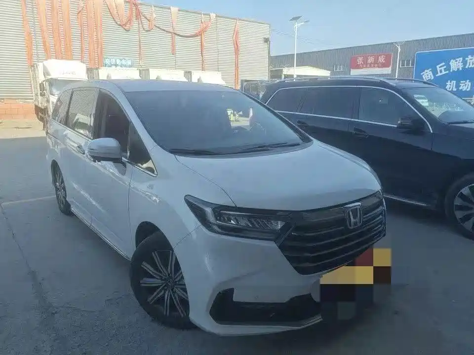 Photo 2 - Honda Odyssey