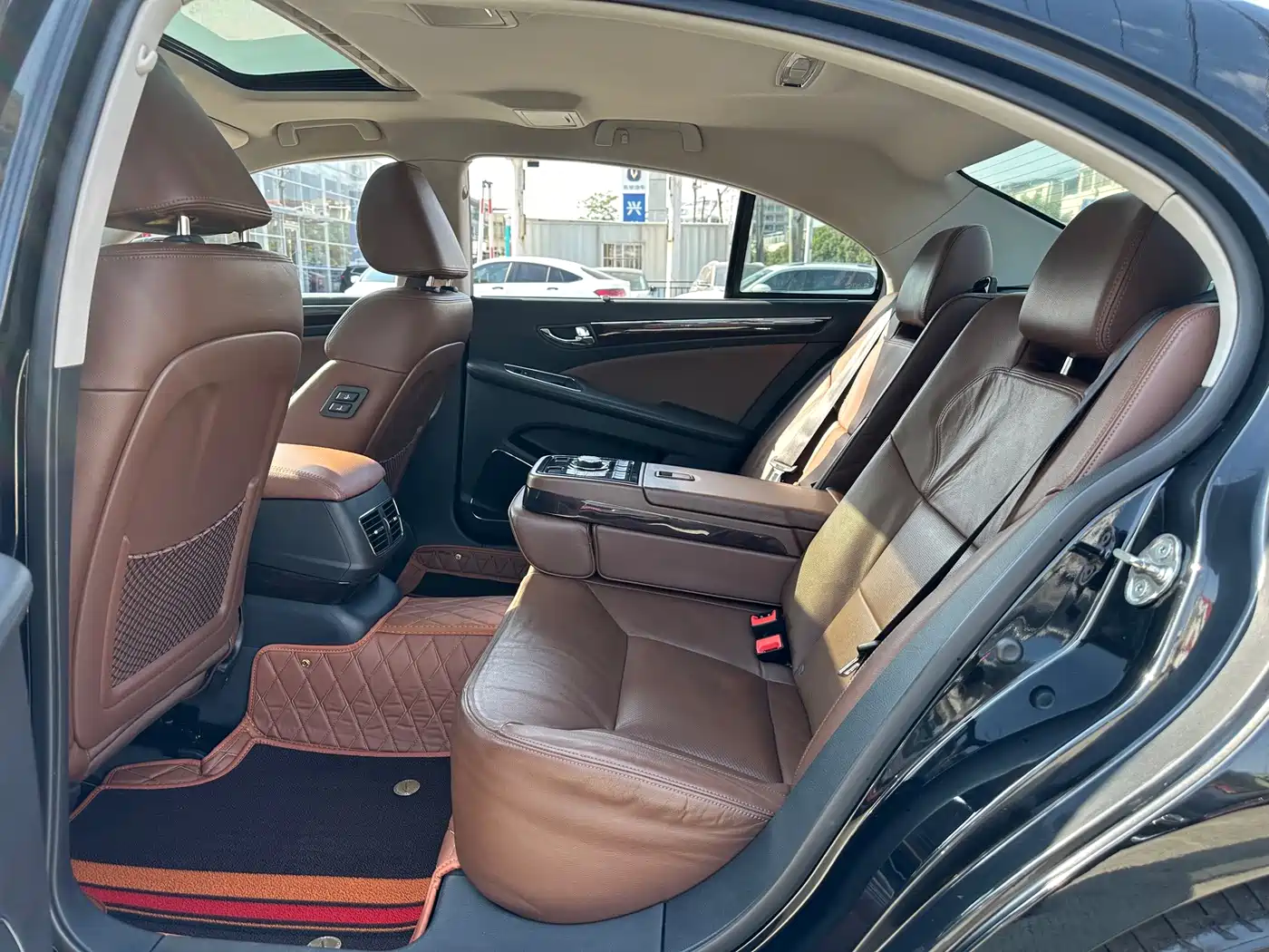 Hongqi H7 2015 2015 2.0T Luxury
