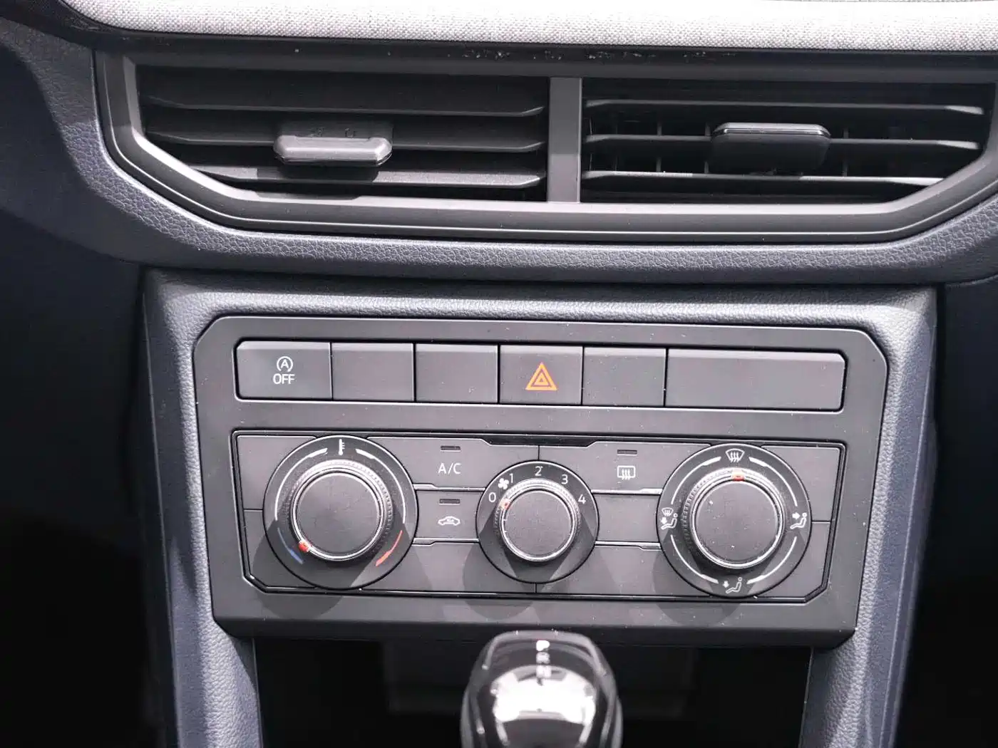 Volkswagen Tharu 2025 Model Rising Star 1.5L Advance Edition фото 22