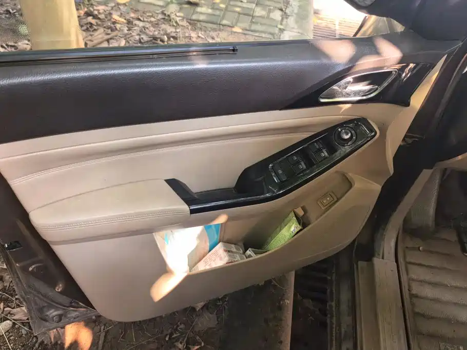 Baojun 730 2015 2014 1.5L Manual Comfort 7-seater