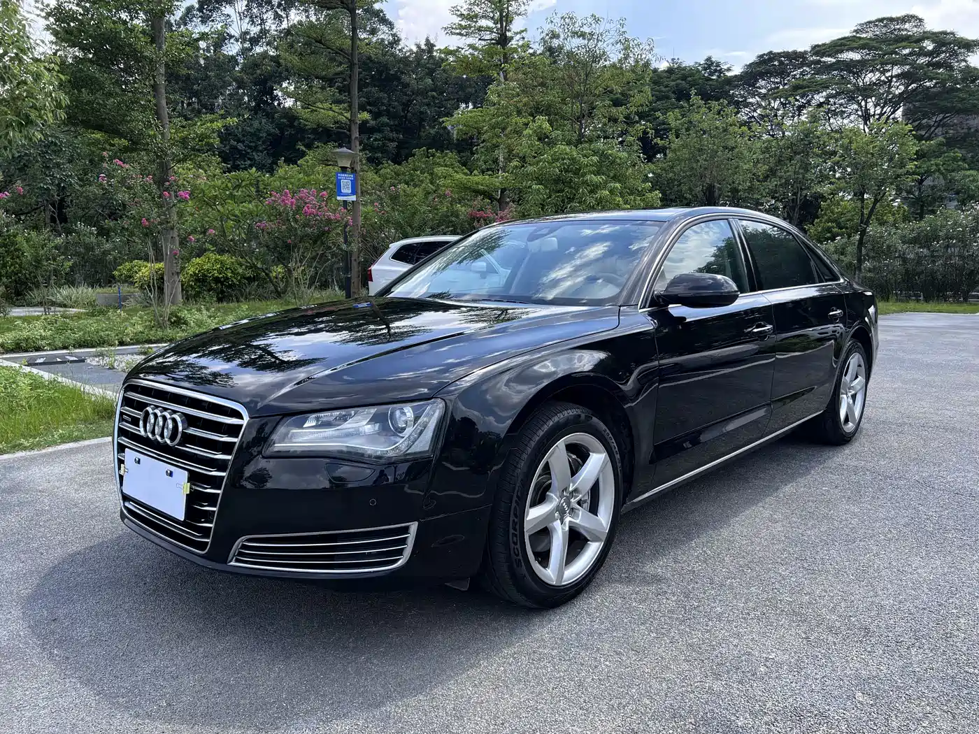 Audi A8 2012 A8L 45 TFSI quattro Luxury фото 2