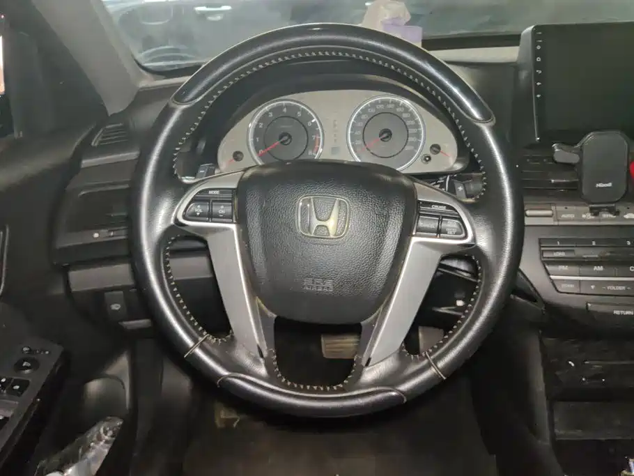 Фото 15 - Honda Accord