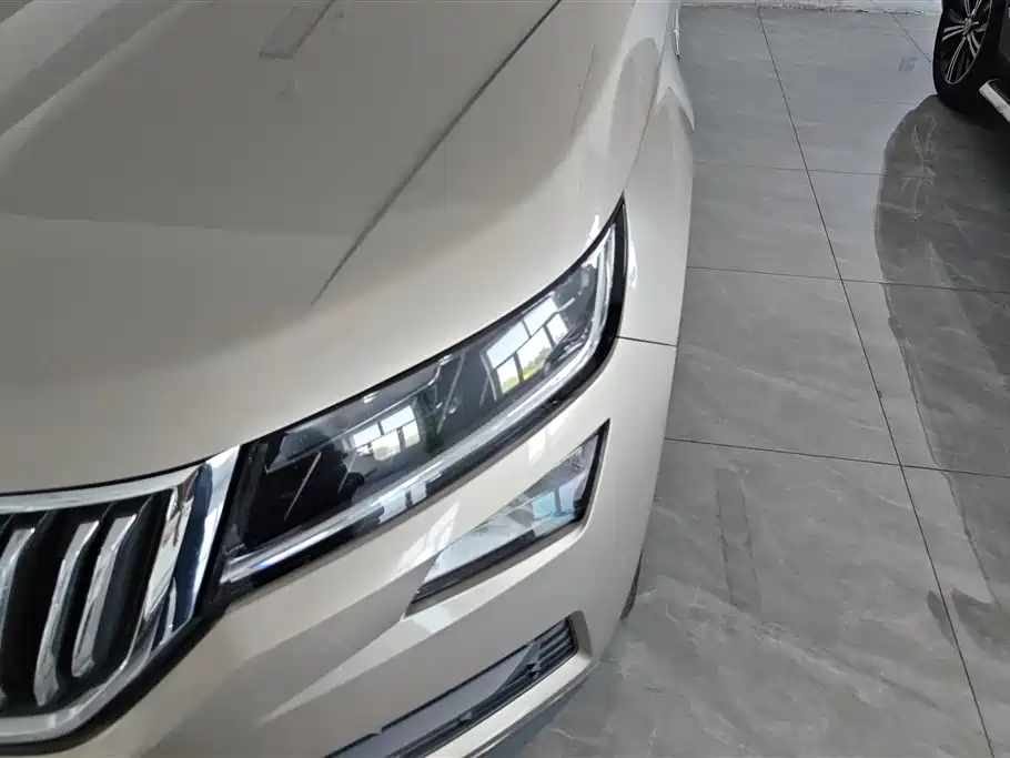 Škoda Kodiaq 2018 Facelift TSI330 7-seat 2WD Premium Luxury Edition фото 5