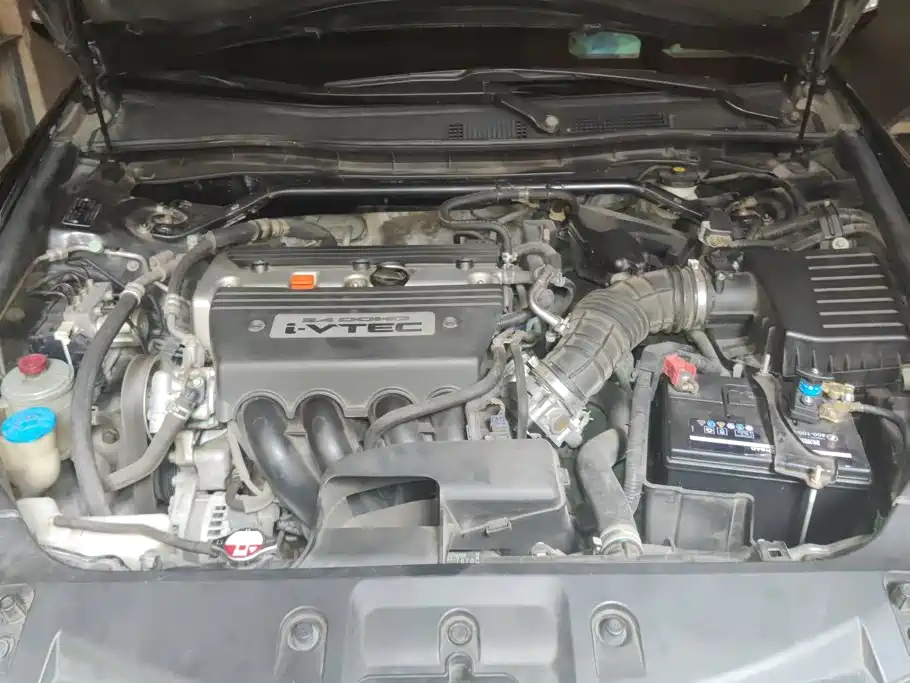 Фото 10 - Honda Accord