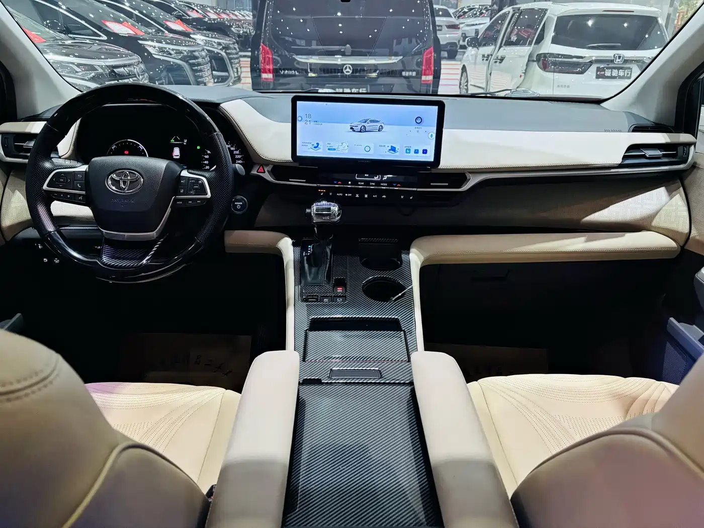 Toyota Sienna 2023 2.5L Hybrid Comfort Edition фото 5