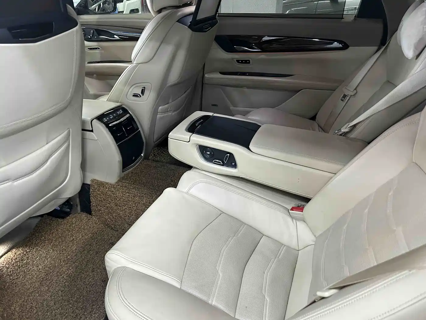 Cadillac CT6 2016 28T Platinum Edition фото 9