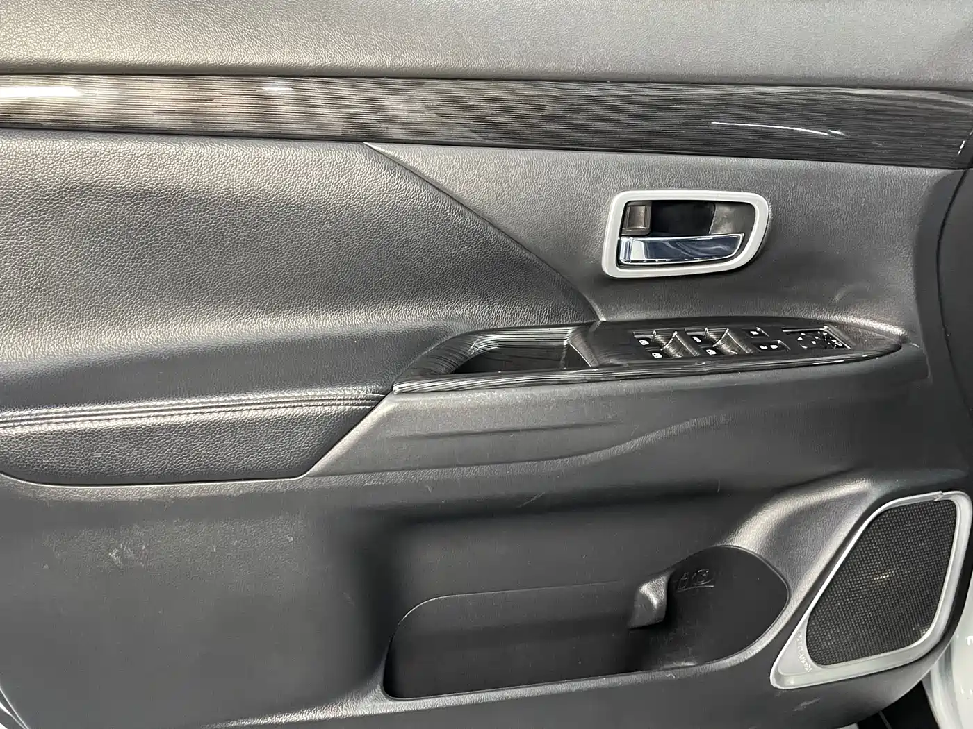 Mitsubishi Outlander 2018 2.4L 4WD Elite Edition 5-seater фото 6