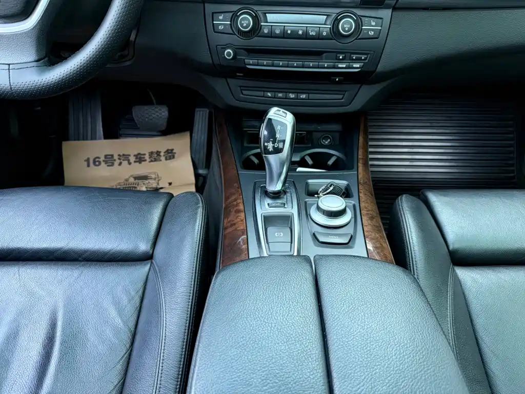 صورة 7 - BMW X5 (Import)