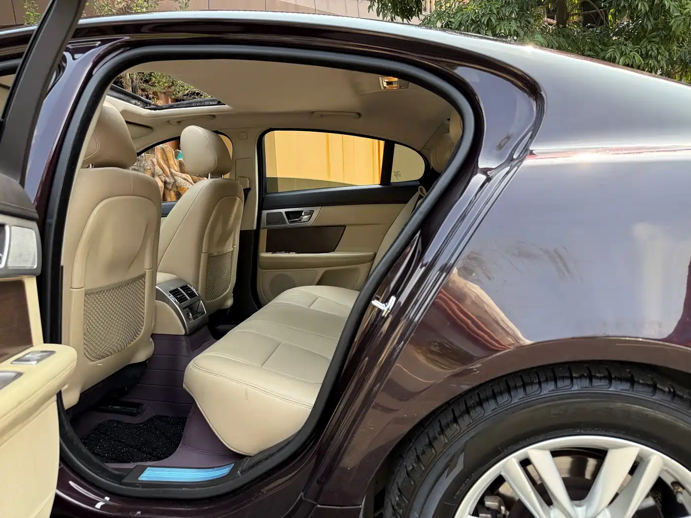 Jaguar XF 2015 2015 XF 2.0T Style Edition