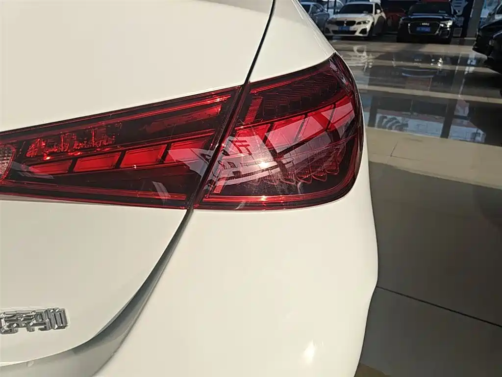 Mercedes-Benz C-Class 2024 Facelift C 260 L Sport фото 8