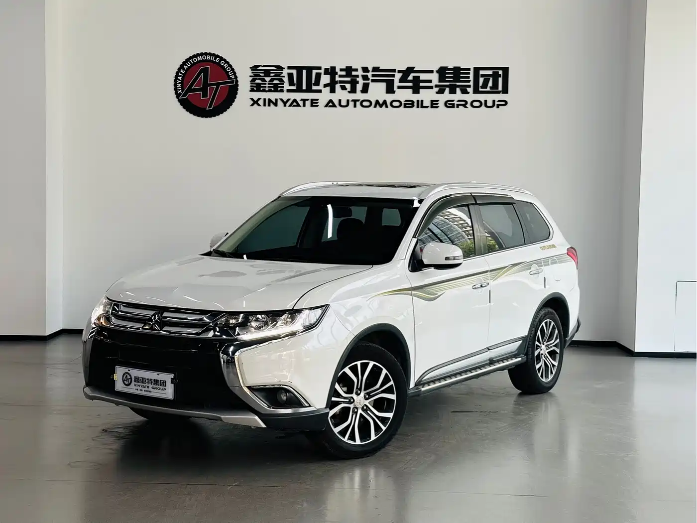 Mitsubishi Outlander 2017 2018 2.4L 4WD Luxury Edition 7-seater