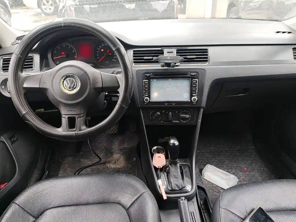 Volkswagen Santana 2015 1.6L Automatic Trend Edition фото 10