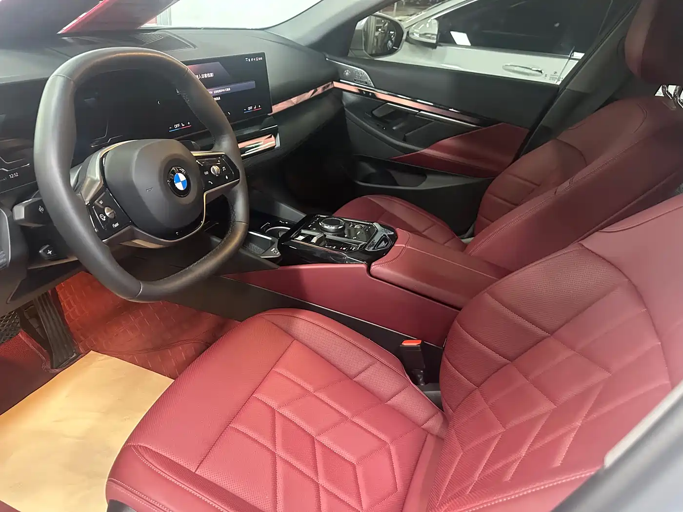 BMW 5 Series 2025 530Li Leading Luxury Package фото 11