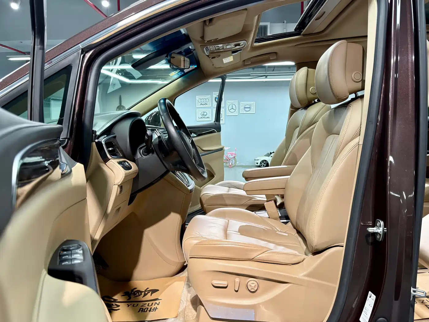 Buick GL8 2017 ES 28T Flagship China V фото 14
