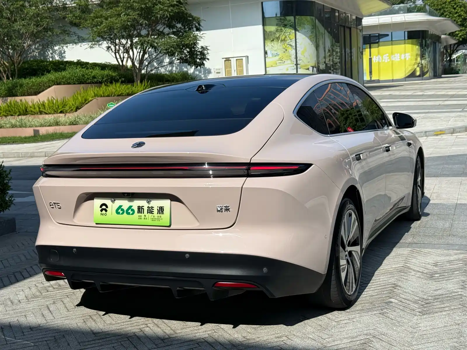 Фото 6 - NIO ET5