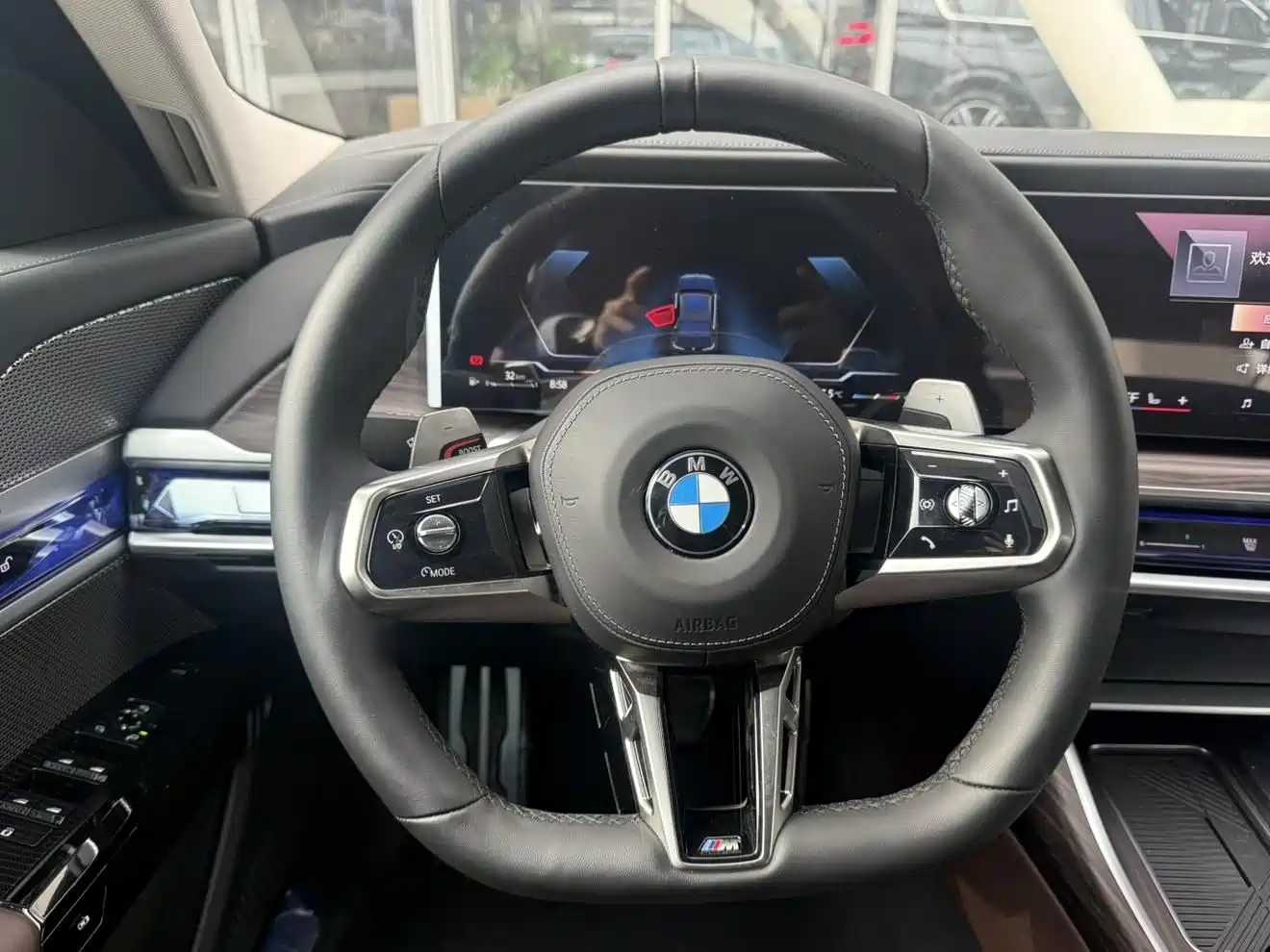 BMW 7 Series 2023 Model 735Li Luxury Package фото 13