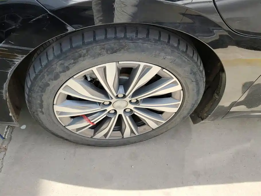Hongqi E-QM5 2022 431km Charging Enjoyment Edition фото 6