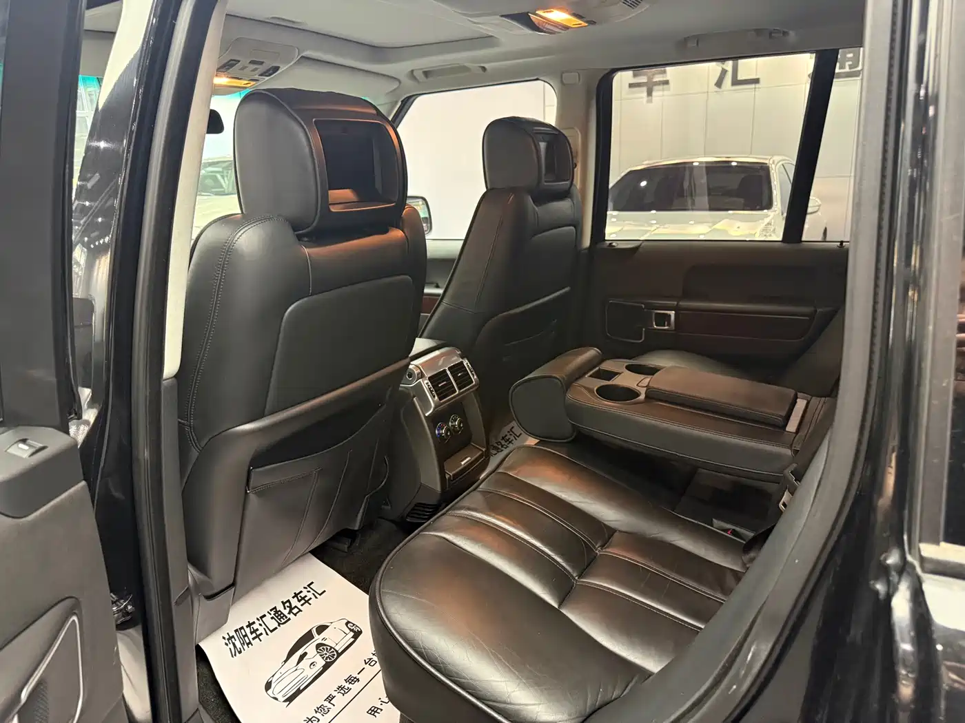 Land Rover Range Rover 2011 5.0 NA V8 HSE фото 8