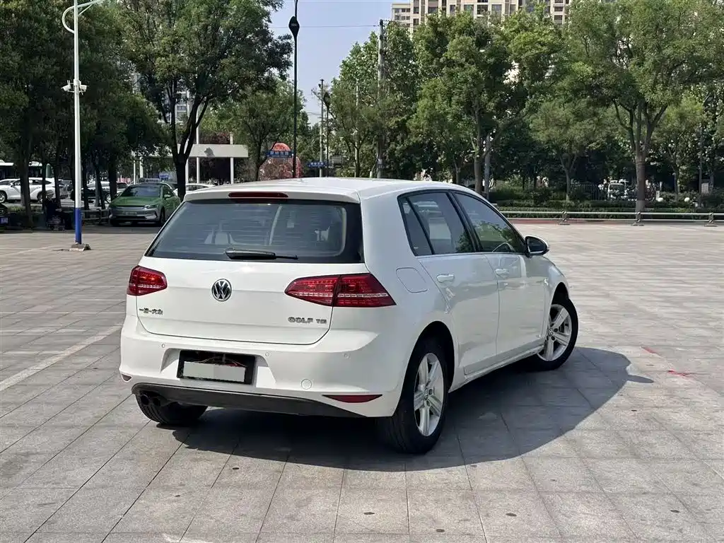 Volkswagen Golf 2016 230TSI Automatic Comfort фото 9