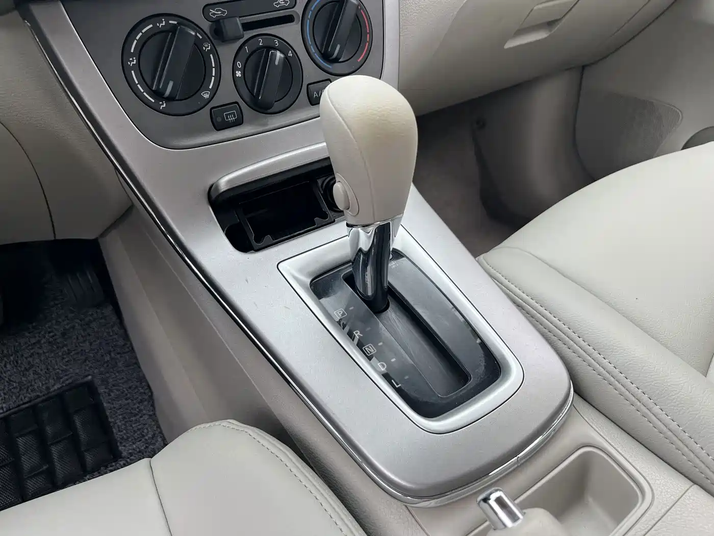 صورة 17 - Nissan Sylphy