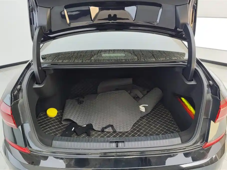 Volkswagen Passat 2023 Facelift 330TSI Starlight Elite Edition фото 4